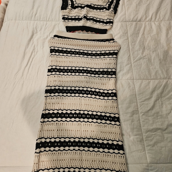 Dresses & Skirts - Elegant Black and White Striped Dress